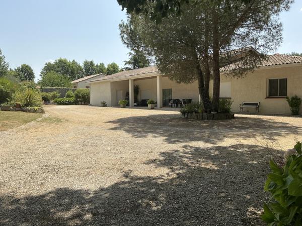 Montauban (82000) Villa T6 grand garage et parc arboré.