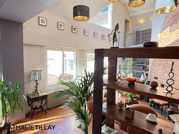 FLEURY LES AUBRAIS, maison familiale à vendre, jardin, garages et stationnements