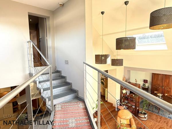 FLEURY LES AUBRAIS, maison familiale à vendre, jardin, garages et stationnements