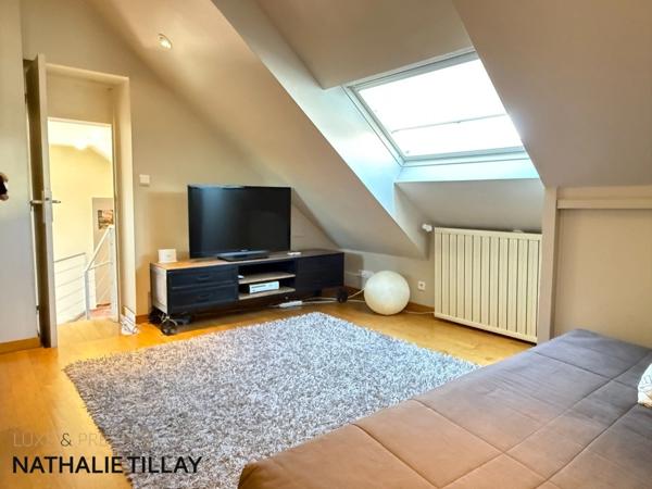 FLEURY LES AUBRAIS, maison familiale à vendre, jardin, garages et stationnements