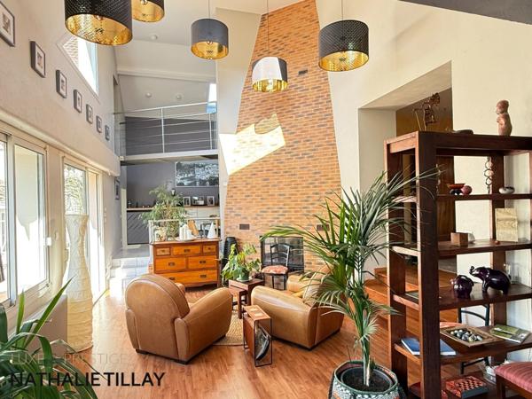 FLEURY LES AUBRAIS, maison familiale à vendre, jardin, garages et stationnements