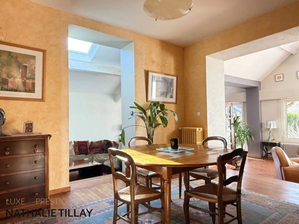 FLEURY LES AUBRAIS, maison familiale à vendre, jardin, garages et stationnements