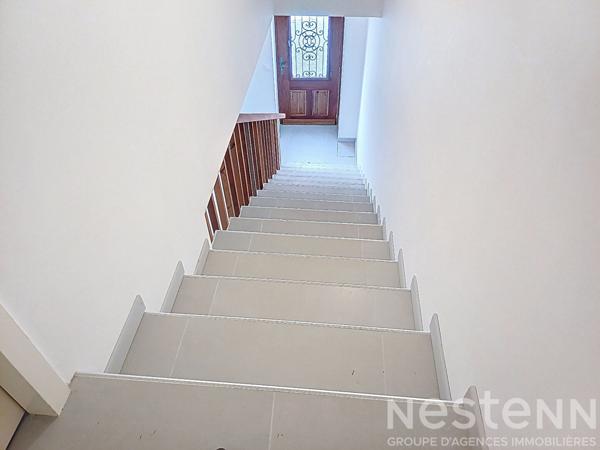 Maison de centre ville de 52 m², rénové , en plein Saujon avec grand garage.