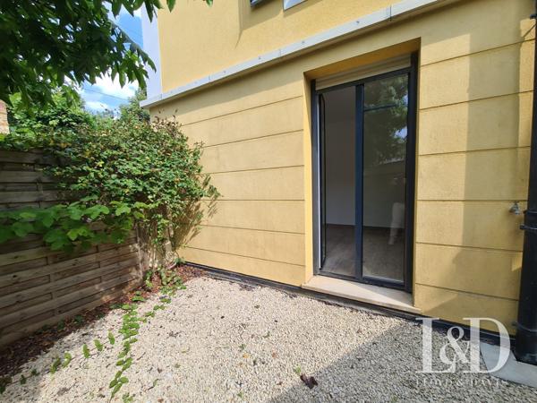 BEL APPARTEMENT AVEC JARDIN