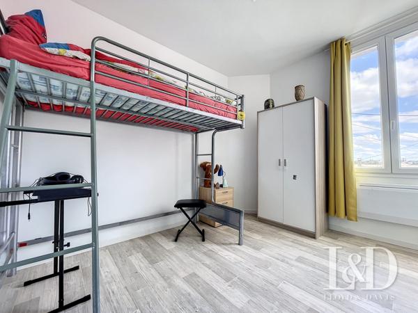 COZES CENTRE: MAISON 124 M² + DÉPENDANCE 92 M²