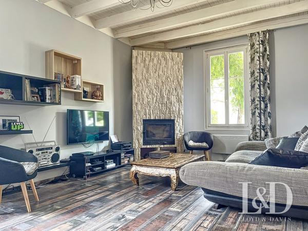 COZES CENTRE: MAISON 124 M² + DÉPENDANCE 92 M²