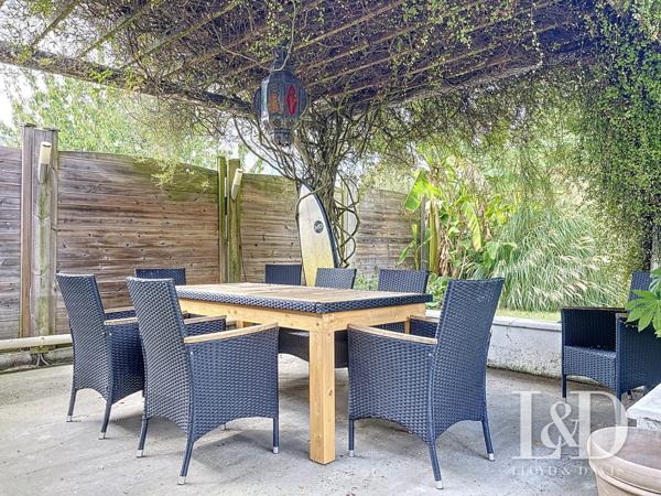 COZES CENTRE: MAISON 124 M² + DÉPENDANCE 92 M²