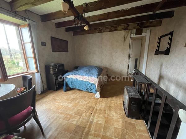 Corps de ferme à rénover avec 9511 m2 de terrain