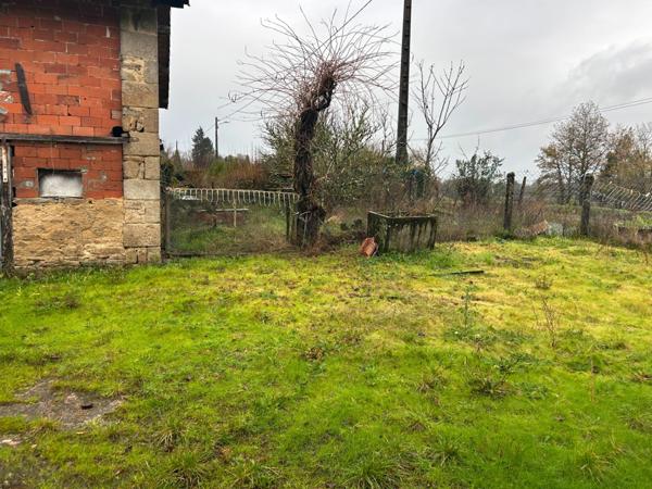 Corps de ferme à rénover avec 9511 m2 de terrain