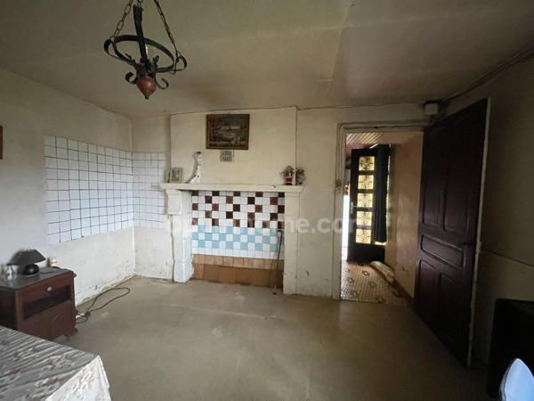 Corps de ferme à rénover avec 9511 m2 de terrain