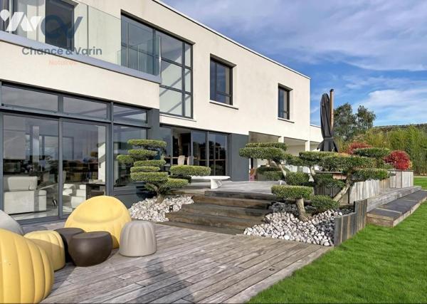 40 Min de Caen et 15 min d'une gare Maison d'architecte de 255 m² avec très belle vue dégagée 