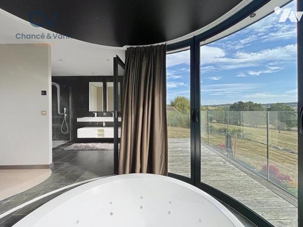 40 Min de Caen et 15 min d'une gare Maison d'architecte de 255 m² avec très belle vue dégagée 