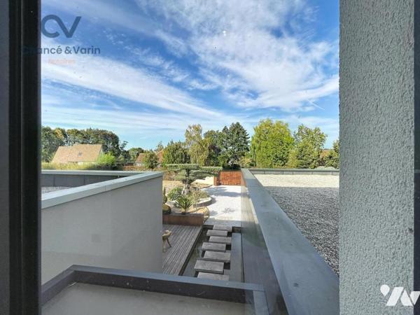 40 Min de Caen et 15 min d'une gare Maison d'architecte de 255 m² avec très belle vue dégagée 