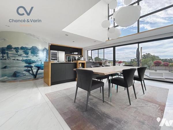 40 Min de Caen et 15 min d'une gare Maison d'architecte de 255 m² avec très belle vue dégagée 