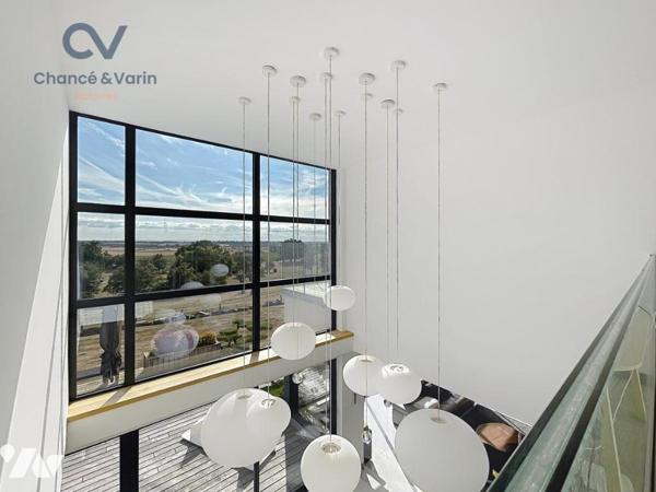 40 Min de Caen et 15 min d'une gare Maison d'architecte de 255 m² avec très belle vue dégagée 