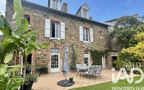 Maison à vendre 9 pièces 224 m² Châteauneuf-d'Ille-et-Vilaine