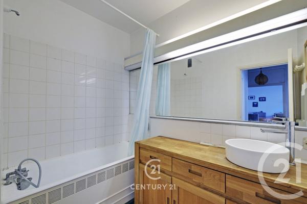 Appartement F2 à vendre  2 pièces - 51,60 m2 PARIS - 75020