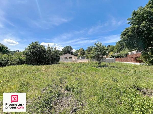 Rians Villa T4 garage +T2 sur 1200 m² à pied du village