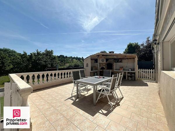 Rians Villa T4 garage +T2 sur 1200 m² à pied du village