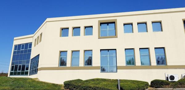 Bureau de 210m2 vendu loué Saint Quentin Fallavier