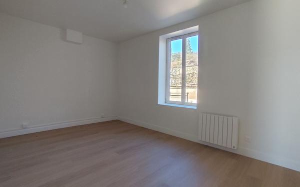 Appartement à louer    2 pièces •  Saint-Maurice-de-Beynost