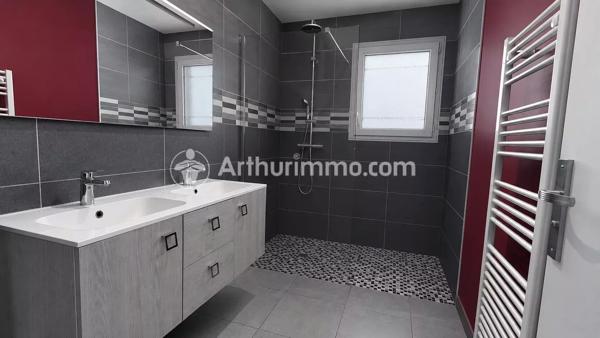 Vente                                                      Maison
                        
                     5 pièces                      104 m2                     à Razac-sur-l'Isle