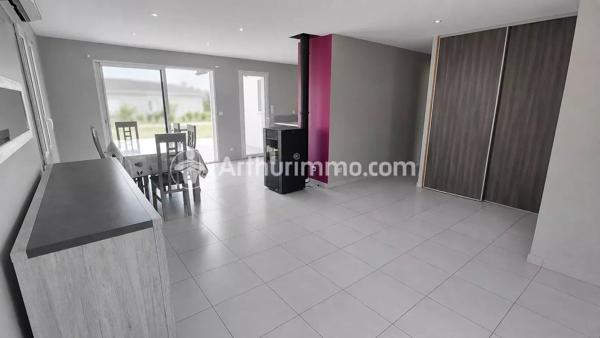 Vente                                                      Maison
                        
                     5 pièces                      104 m2                     à Razac-sur-l'Isle