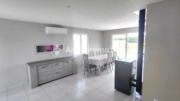 Vente                                                      Maison
                        
                     5 pièces                      104 m2                     à Razac-sur-l'Isle