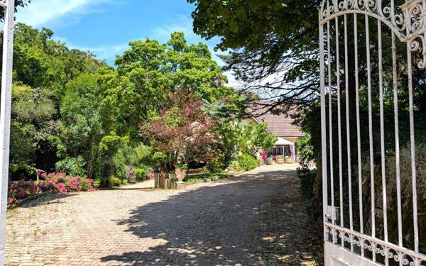 Maison à vendre    6 pièces • 331,48 m2 Chenôve