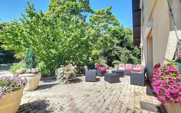 Maison à vendre    6 pièces • 331,48 m2 Chenôve