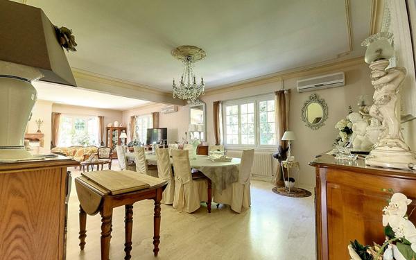 Maison à vendre    6 pièces • 331,48 m2 Chenôve