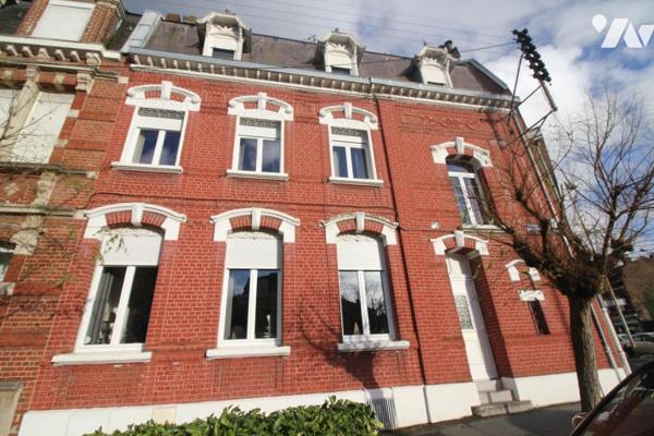 CAMBRAI- Maison 4 chambres, 122 m2 environ, à deux pas de l'hyper centre-ville.