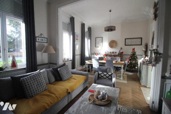 CAMBRAI- Maison 4 chambres, 122 m2 environ, à deux pas de l'hyper centre-ville.