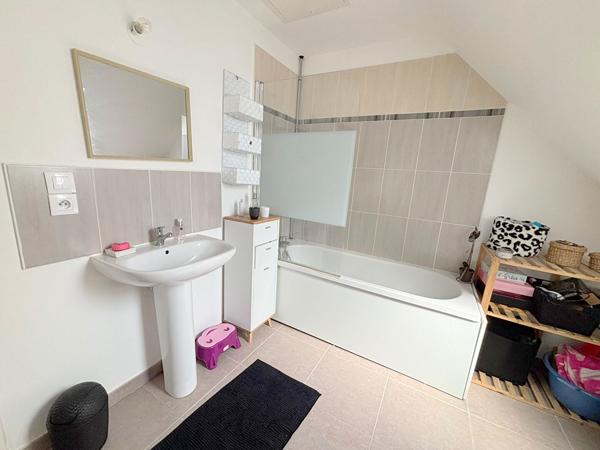 A VENDRE - Maison Gisors Centre - 4 chambres - 360 m² de terrain - 2 places de parking
