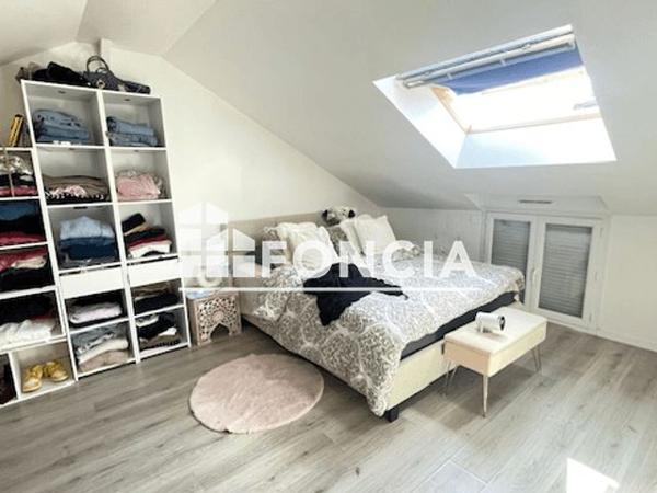 À vendre Immeuble 220.48 m² - Juziers 78820