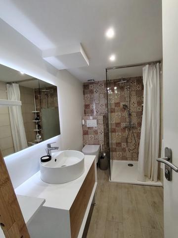 Maison d'architecte de 284 m² avec parc et piscine chauffée - Neuville de Poitou