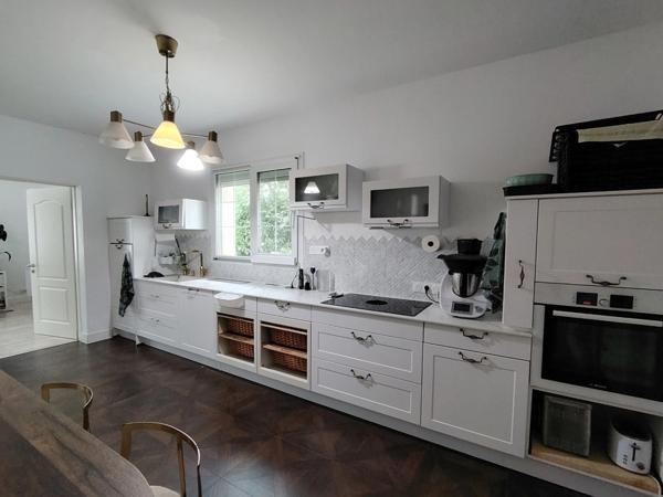 Maison d'architecte de 284 m² avec parc et piscine chauffée - Neuville de Poitou