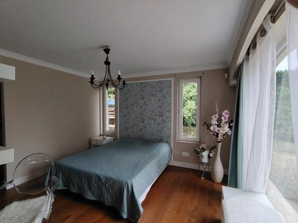 Maison d'architecte de 284 m² avec parc et piscine chauffée - Neuville de Poitou