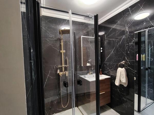 Maison d'architecte de 284 m² avec parc et piscine chauffée - Neuville de Poitou