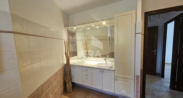 Maison spacieuse de 6 pièces avec piscine à vendre à Limoux