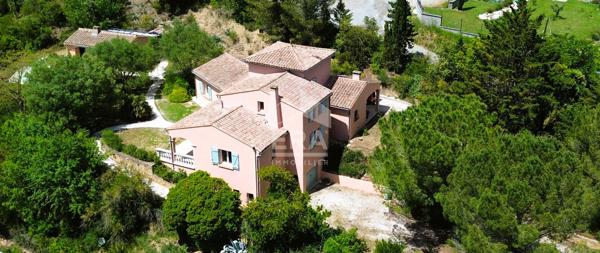 Maison spacieuse de 6 pièces avec piscine à vendre à Limoux