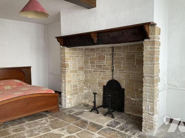 A VENDRE : Maison d'habitation de ville d'environ 107m² avec garage, comprenant en rez-de-chaus...