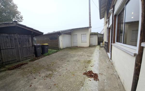 Appartement à louer 3 pièces, 114 m², SAINT PORQUIER (82), garages, jardin clôturé 780m²,