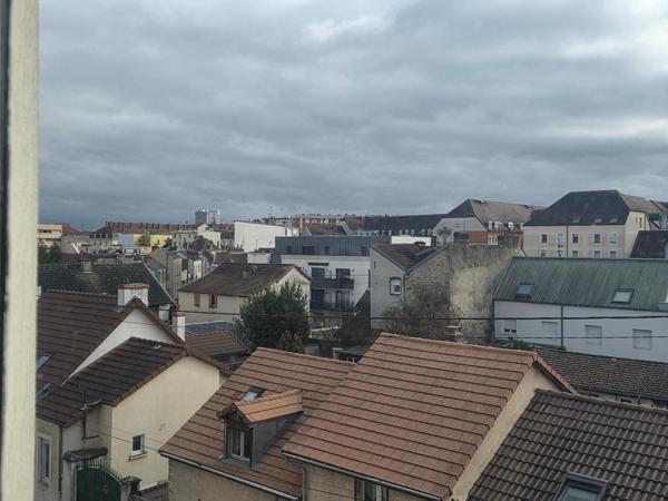 T2 lumineux avec balcon – Jouvence