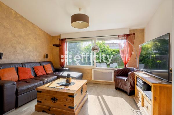 Maison
         4 pièces
        - 84 m² 350 000 € *