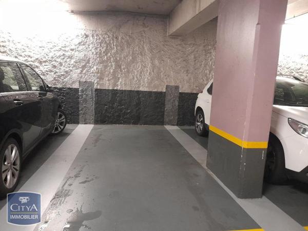Location parking Fontainebleau (77300)