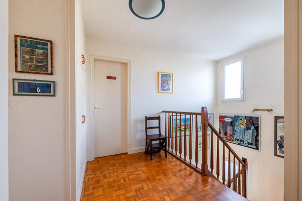 Chilly-Mazarin (91380) Chilly-Mazarin (Bas) – Maison individuelle familiale avec beaux volumes et sous-sol total