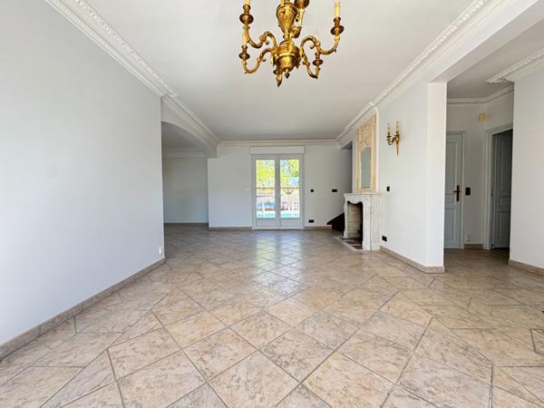 Maison Saint Pryvé Saint Mesmin 7 pièce(s) 198m2