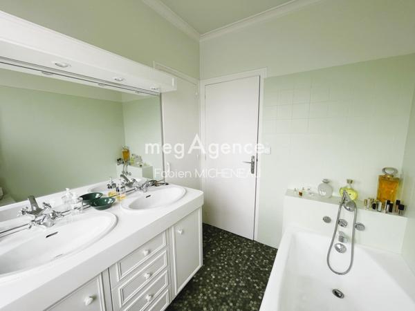 Maison à CHOLET, 49300 - 6 pièces 134m²