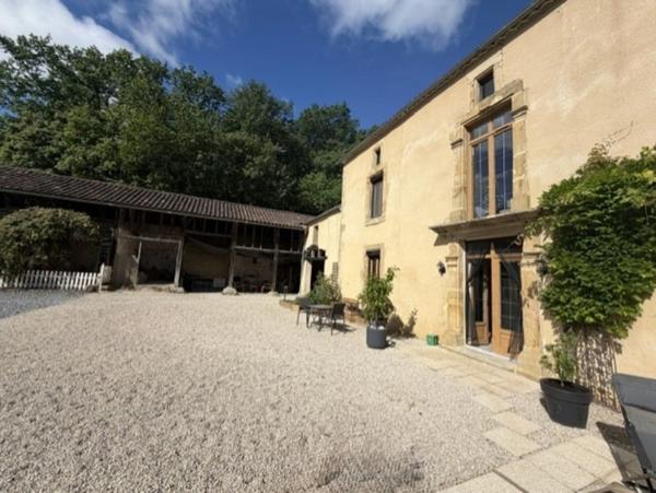 Dpt Gers (32), PLAISANCE proche, ELEGANTE PROPRIETE RURALE XVIIIs, sur 5300m2 clos, un peu cachée, au bout d un chemin.
